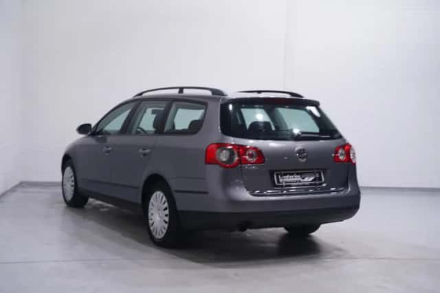 Volkswagen Passat (2008) thumbnail 78