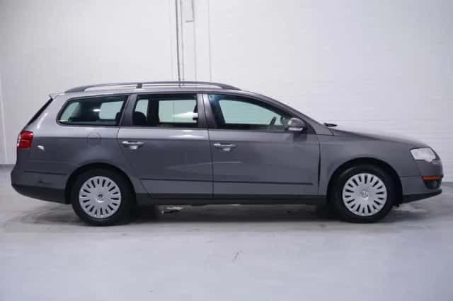 Volkswagen Passat (2008) thumbnail 9