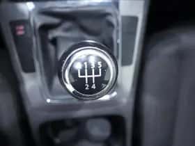 Volkswagen Passat (2008) thumbnail 96
