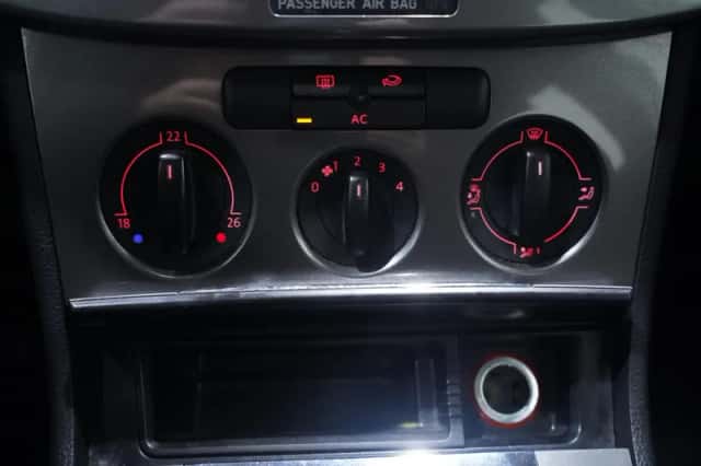 Volkswagen Passat (2008) thumbnail 97
