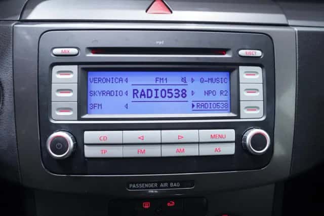 Volkswagen Passat (2008) thumbnail 98