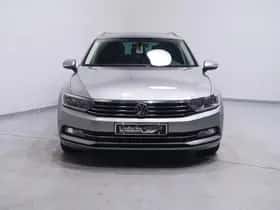 Volkswagen Passat (2017) thumbnail 3