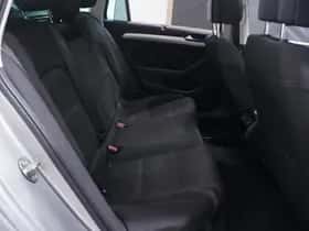 Volkswagen Passat (2017) thumbnail 43