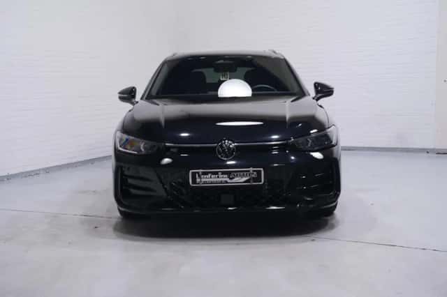 Volkswagen Passat (2025) thumbnail 3