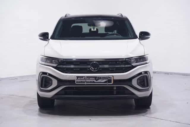 Volkswagen T-Roc (2024) thumbnail 3