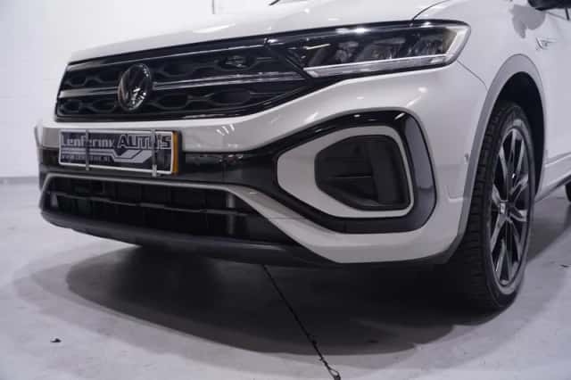 Volkswagen T-Roc (2024) thumbnail 6