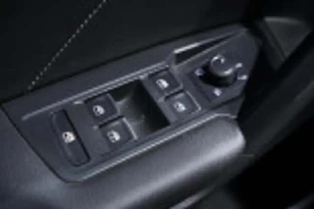 Volkswagen Tiguan (2023) thumbnail 75