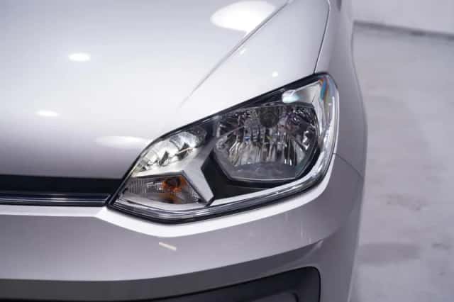 Volkswagen Up! (2021) thumbnail 5