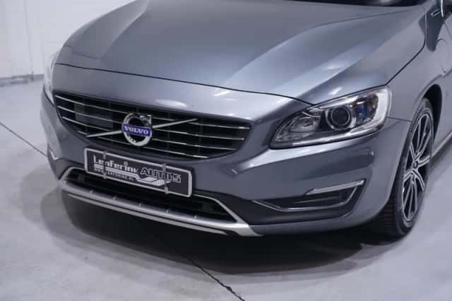 Volvo V60 (2018) thumbnail 11