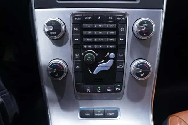 Volvo V60 (2018) thumbnail 109