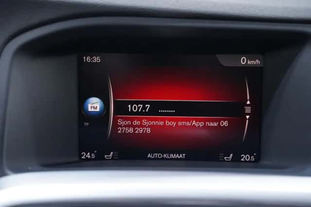 Volvo V60 (2018) thumbnail 111