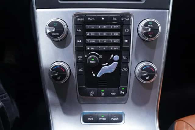 Volvo V60 (2018) thumbnail 125