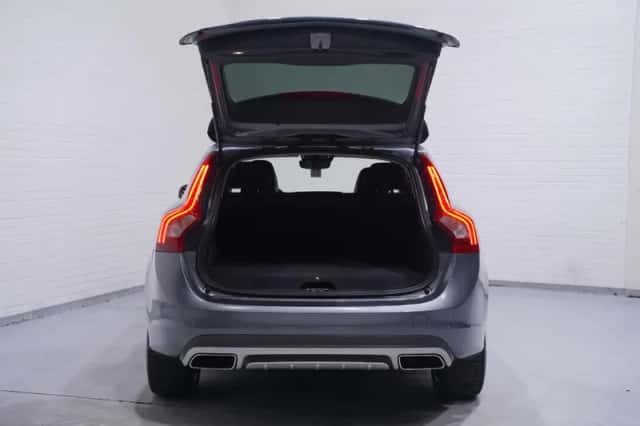 Volvo V60 (2018) thumbnail 18