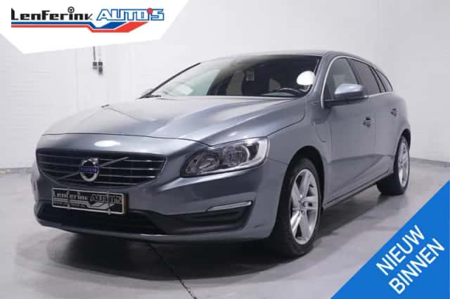 Volvo V60 (2016) thumbnail 2