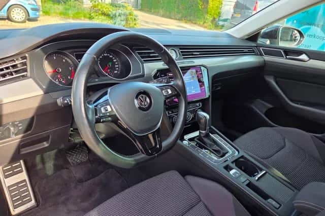 Volkswagen Arteon (2018) thumbnail 2