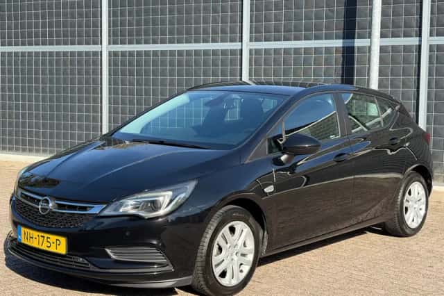 Opel Astra (2017) thumbnail 2