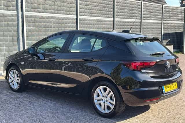 Opel Astra (2017) thumbnail 4