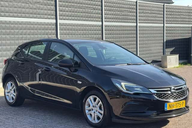 Opel Astra (2017) thumbnail 5