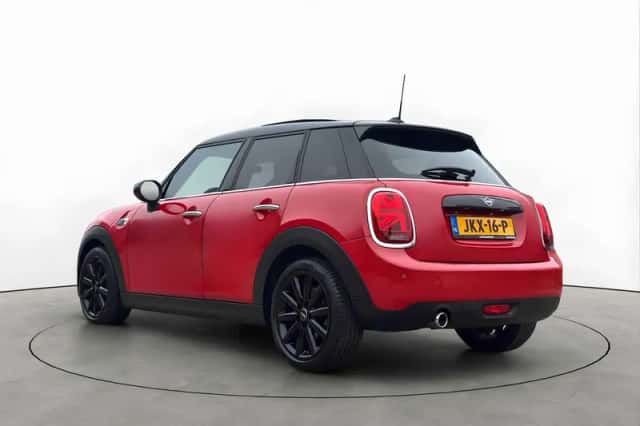 MINI Cooper (2020) thumbnail 3