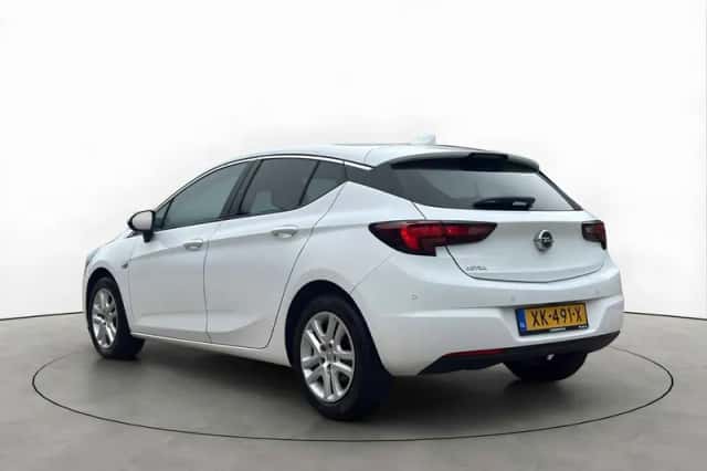 Opel Astra (2019) thumbnail 3