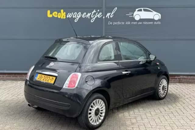 Fiat 500 (2009) thumbnail 2