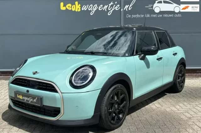 MINI Cooper (2024) thumbnail 1