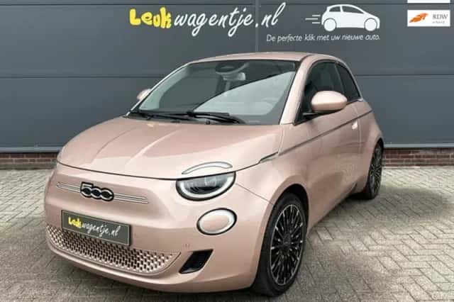 Fiat 500 (2021) thumbnail 1