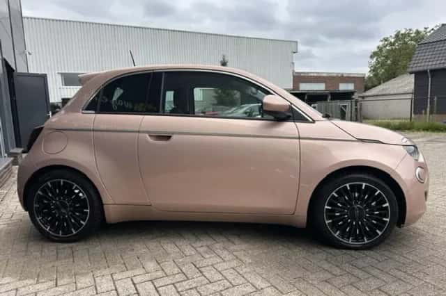 Fiat 500 (2021) thumbnail 6