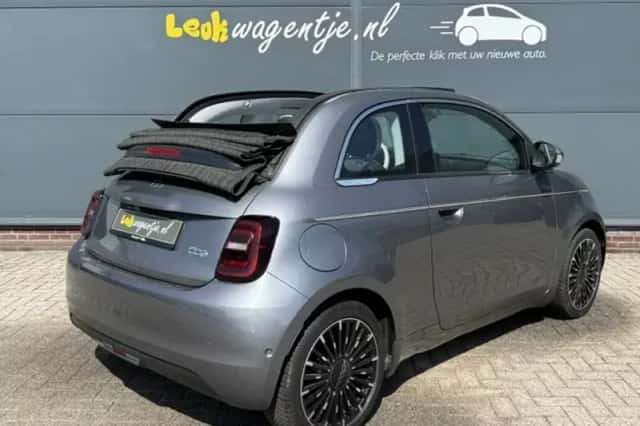 Fiat 500 (2020) thumbnail 2