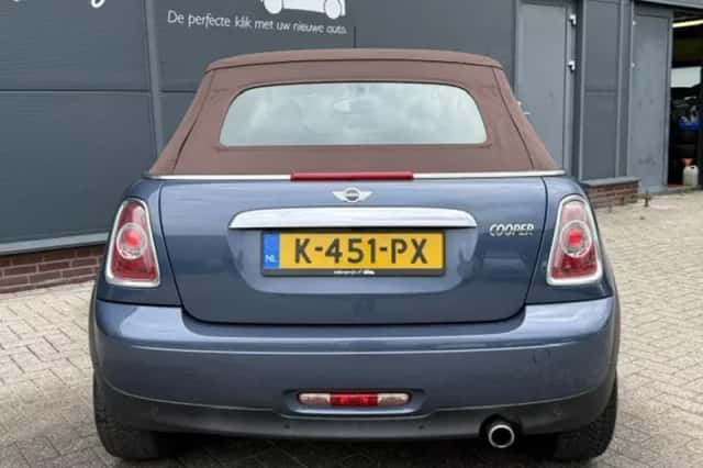 MINI Cabrio (2011) thumbnail 6
