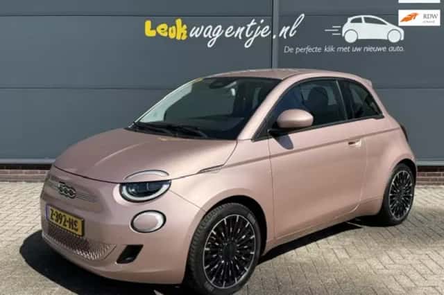 Fiat 500 (2022) thumbnail 1