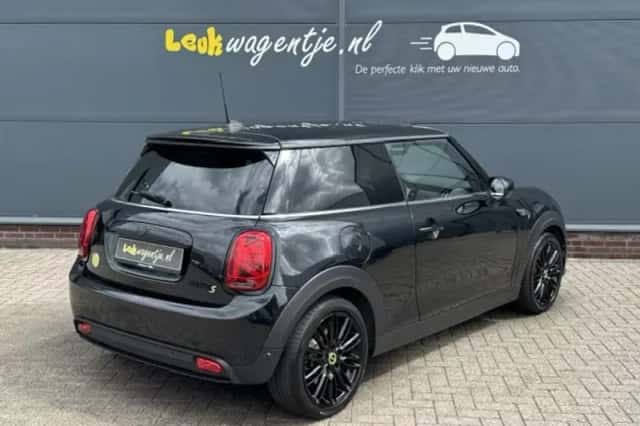 MINI Mini Electric (2022) thumbnail 2