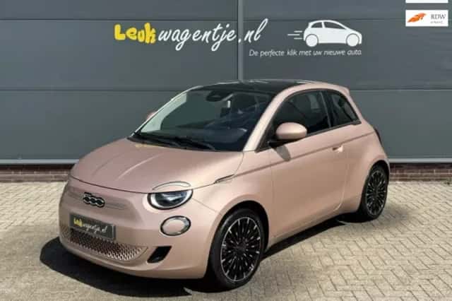 Fiat 500 (2023) thumbnail 1