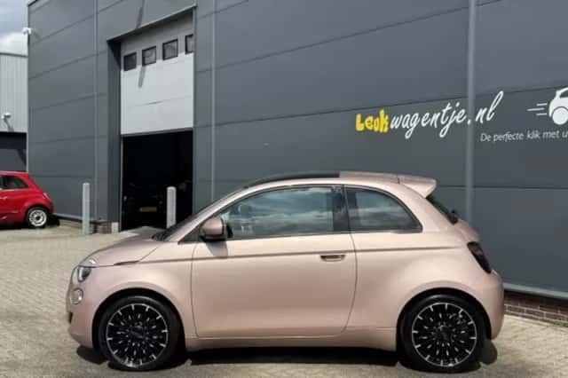 Fiat 500 (2023) thumbnail 6