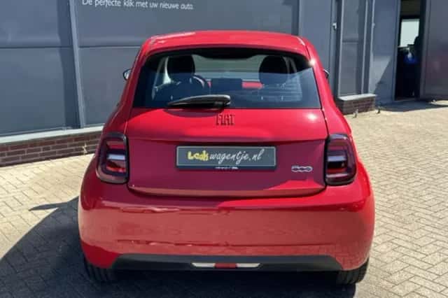 Fiat 500 (2023) thumbnail 3