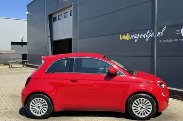 Fiat 500 (2023) thumbnail 6