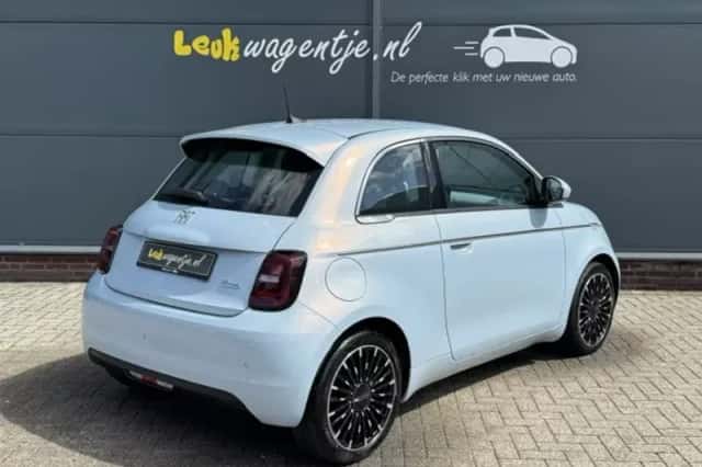 Fiat 500 (2021) thumbnail 2