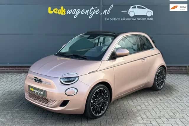 Fiat 500 (2022) thumbnail 1