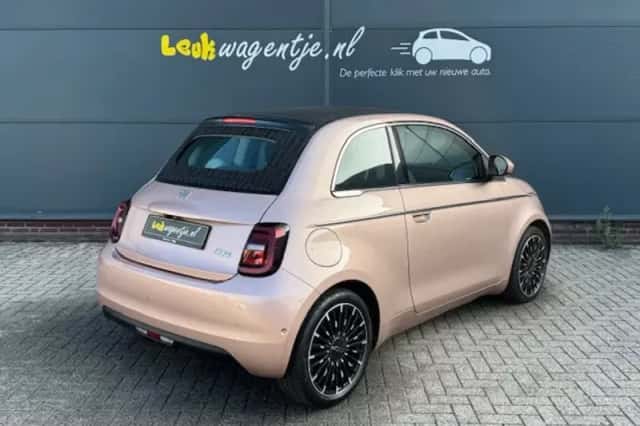 Fiat 500 (2022) thumbnail 4