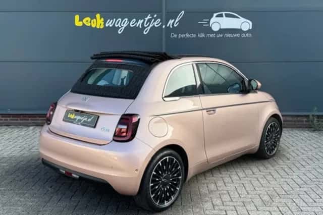 Fiat 500 (2022) thumbnail 5