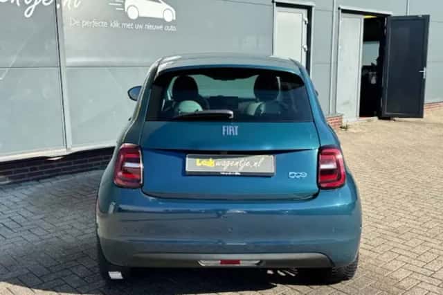 Fiat 500 (2022) thumbnail 5