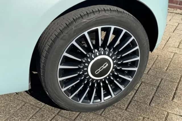 Fiat 500 (2020) thumbnail 3