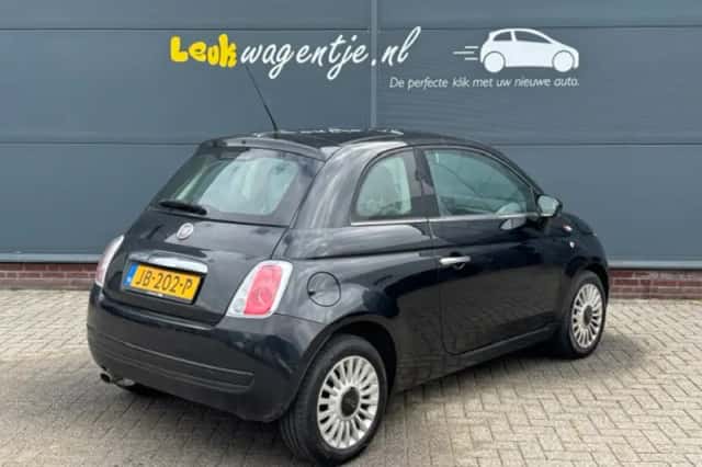 Fiat 500 (2009) thumbnail 2
