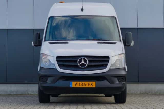 Mercedes-Benz Sprinter (2017) thumbnail 2
