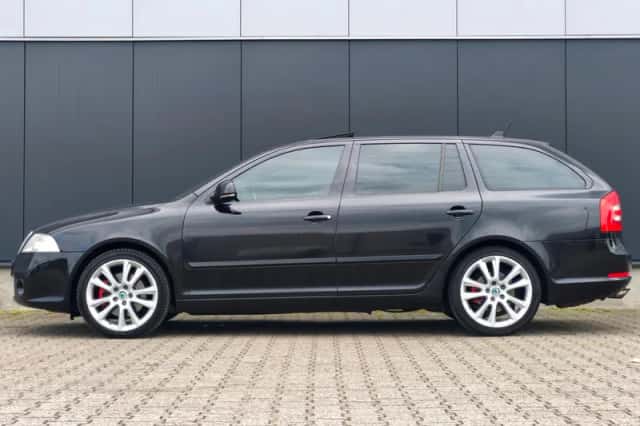 Škoda Octavia (2008) thumbnail 5