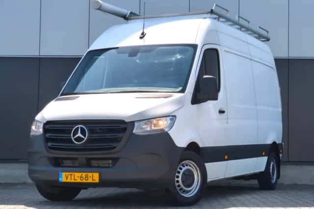 Mercedes-Benz Sprinter (2021) thumbnail 1