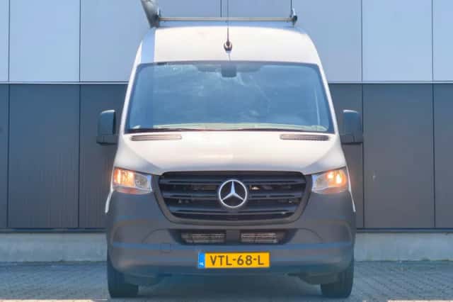 Mercedes-Benz Sprinter (2021) thumbnail 2