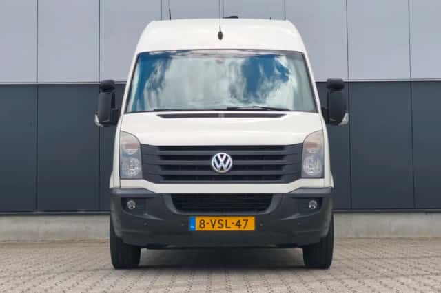 Volkswagen Crafter (2012) thumbnail 2