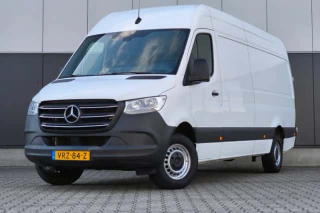 Mercedes-Benz Sprinter (2022) thumbnail 1