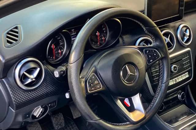 Mercedes-Benz A-Klasse (2018) thumbnail 2